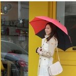 [공효진근황] 우비입은 모습이 러블리 <b>끝판</b>왕 ㄷㄷ