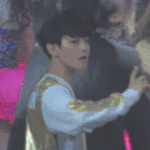 [CHEN] 종대 옆에 걸그룹인가?