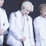 [EXO] 우리리더<b>생축</b>축축츅!!