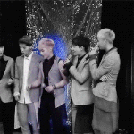 [시우민] 밍서기 또 방송 중에 흥났어여?? <b>우쭈쭈</b>