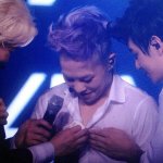 [시우민] 민석이 땀쩔은 셔츠<b>단추</b> 보호하는 멤버들ㅋㅋ