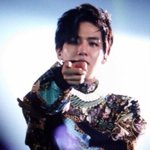 [백현] 나첫콘스탠딩뛰고왔는데 물어볼거있어?꽃님이들?