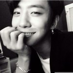 [BAP] 오랜만에 셀카 <b>투척</b>한 빵