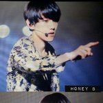 [EXO] 백현이 팬들 걱정되서 경호원한테 