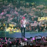 [시우민] 'EXO고마워'에 파묻힌 <b>민석</b>이