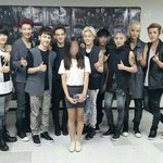 [<b>xoxo</b>] 엑소 팬들하고 사진찍어줬어..ㅠㅠ