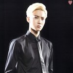 [EXO] <b>현수막</b>다시달아놔라