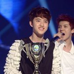 [EXO] 이렇게 단합안됬던날 또있었나?