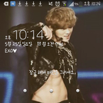 [EXO] 나 잠금화면 루한이 <b>배꼽</b>ㅋㅋㅋㅋㅋㅋ