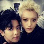 [EXO] 변백현이<b>렌즈</b><b>색</b>뭐냐
