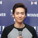 [EXO] 위너는 이런애도 비주얼 멤버라고 아이돌원톱이라 <b>찬양</b>하는데