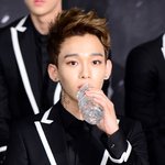 [CHEN] 이 사진은 봐야 해... 당장 들어와!