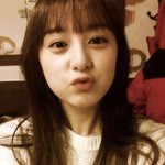 요즘 예뻐보이는 김지원