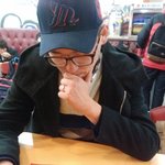 너무나보고싶은사람이있습니다..
