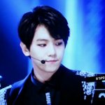 [백현] 백현이 <b>가르마</b> 바뀐거 심하게 이쁘다'ㅅ'