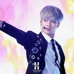 무대에서랑 무대아닐때 <b>갭</b>쩌는 엔