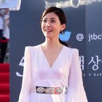 <b>순백</b>의 우아함을 입은 이보영