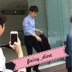 [도경수] 우리 경수 요새 좀 꾸미네.. 옷에 <b>컬러</b>가