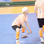 [시우민] ๑민석이 아풋대 스트레칭 움짤๑