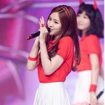 [손나은] 붉은 <b>색깔</b>이  넘 이쁜  손나은