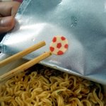 심봤다! <b>사발면</b>에서 축구공 튀어나옴 ㅋㅋㅋ