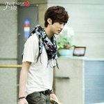 아이돌의 흰티 청바지 패션<b>st</b>