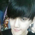 [EXO] 준면이 <b>후배</b>랑 사진찍은 백현이나 봐라