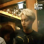 [카이] 뜨순 여스텝 지나갈때 종인이 헉ㅜㅜ