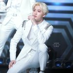 [EXO] 시퐐 니넨 <b>이런</b><b>화장</b>해도 잘생긴애있냐!!!