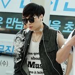 [EXO] 이씽이에게 <b>칼국수</b> 이어폰을 주고싶다