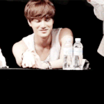 [카이] 아육대에서 <b>종인</b>이가 준면이 따라하는 짤 있는 사람!