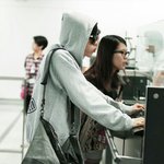 [백현] 공항의상 <b>설레</b>잖아 ㅠㅠ