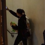 [EXO] 퇴근길에도 <b>리락쿠마</b> 꼭 안고