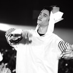 [도경수] 홍콩은 <b>카메라</b> 검사 안했나??