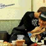 [EXO] 종인이 옆에 있다 <b>봉변</b> 당한 백현이ㅋㅋㅋ