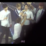 [시우민] 시우민잔망ㅋㅋㅋ 백현이꺼말고너꺼풀어야지!!