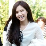 [닮은꼴]  <b>손나은</b> -진세연 닮지 않음...ㄷㄷㄷ