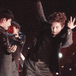 [시우민] 너는 뽐내 섹시한 <b>자태</b> 