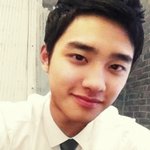 [EXO] 경수가딸안고이렇게쳐다볼거같음