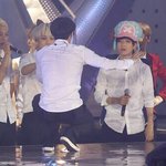 [EXO] <b>홍콩</b>콘 마지막에 레이 귀여워ㅠㅠ