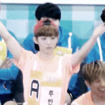 [EXO] 우와 나도 턱<b>성형</b>했다고 해줘