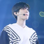 [EXO] 미친년 또백현이 <b>얼굴</b>가지고까네
