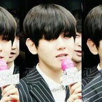 [백현] 앞머리가 예쁜 백현이 눈 다가려<b>욤</b>ㅋ