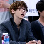 [exo] exo<b>팬</b>분들! <b>이</b> 사람 누군지좀 가르쳐주세요ㅠㅠ
