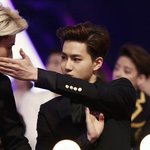 [EXO] '말없이 <b>입가</b>에묻은 휘핑을닦아주는 준면'