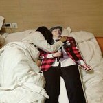 [EXO] 루한이여자랑누워있는<b>사진봄</b>?