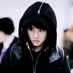 [EXO] 내손이 <b>실수</b>로 경수 손에 닿았을때