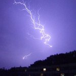 [피씨레몬] "하루에 10시간" 번개의 소나기가 내리는, 번개의 <b>지대</b>