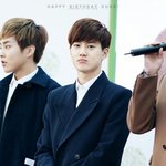 [EXO] ㅋㅋ준면이가 손잡아줬다는<b>영상</b>ㅋㅋㅋ