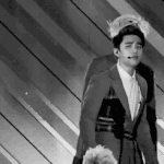 [카이] 경수 뒤에서 뿅 나타나는 <b>종인</b>이ㅋㅋㅋㅋ
